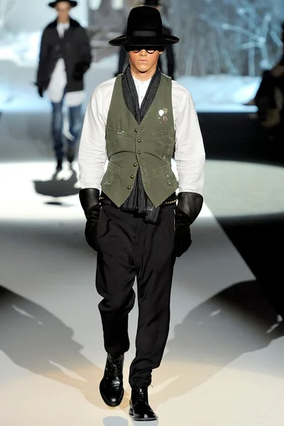 Look 14